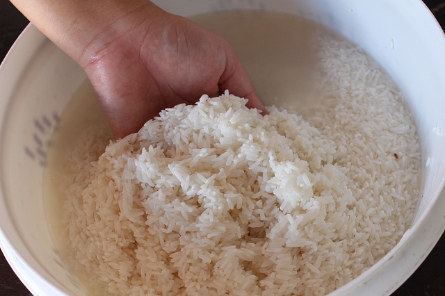 Cara Menghilangkan Kutu Rambut Secara Alami dengan air beras
