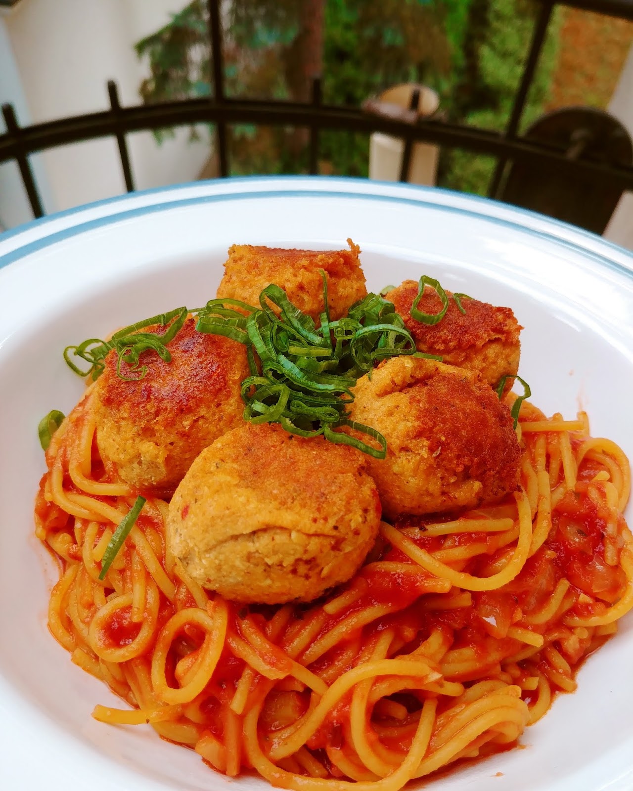 SPAGHETTI ALLA VODKA Z SOJOWYMI PULPECIKAMI