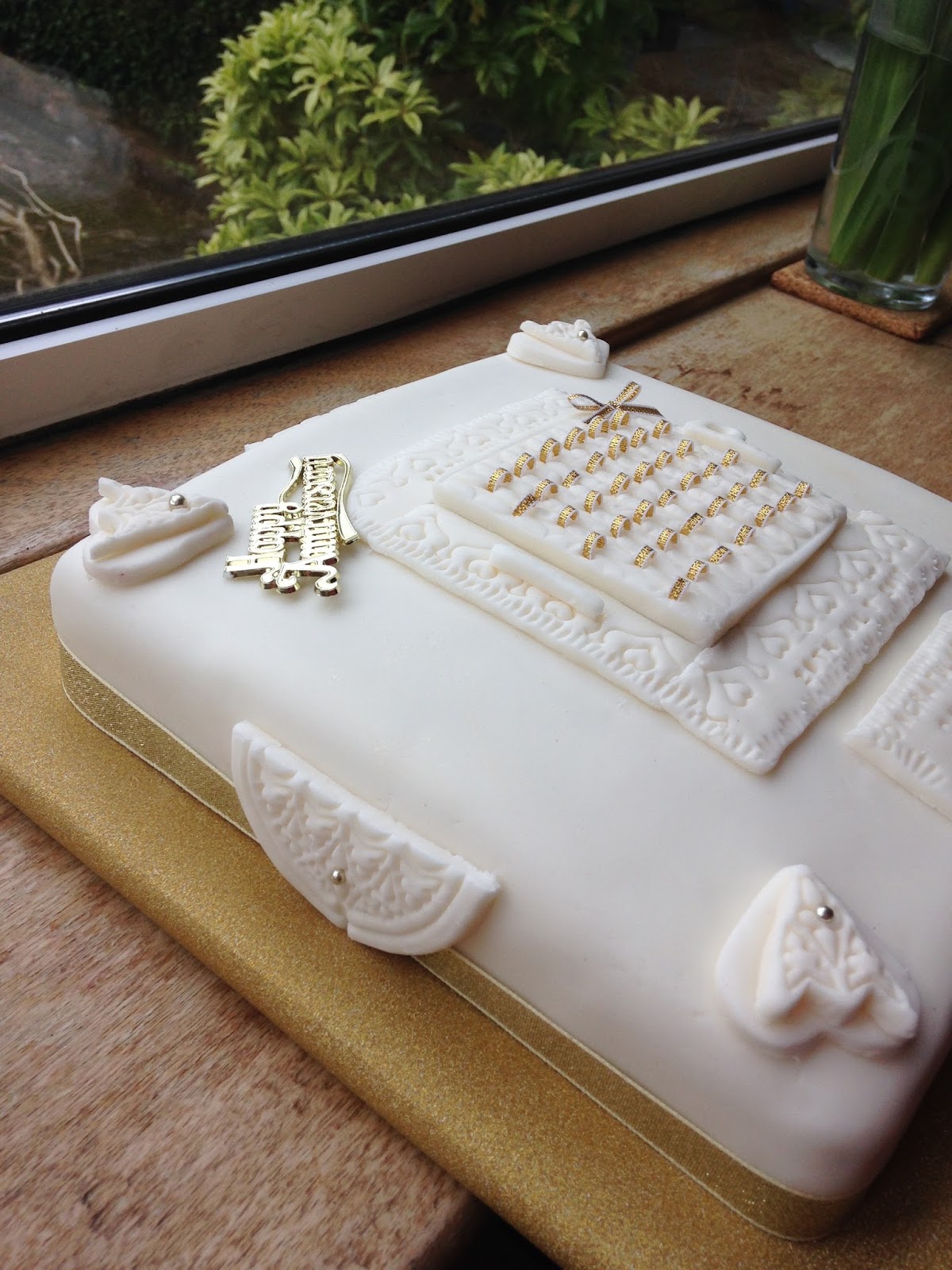 Cake Decorating Golden Wedding cakes (Updated August 2017)