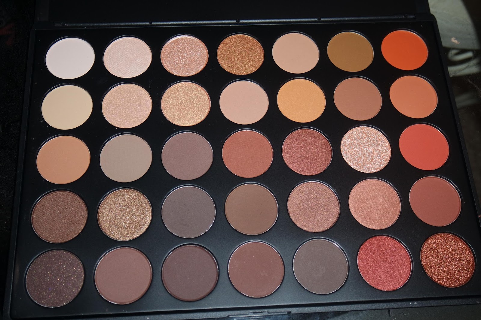 Makeup by - Beauty Blog: Morphe Brushes 35O - 35 COLOR GLOW EYESHADOW PALETTE & Swatches!