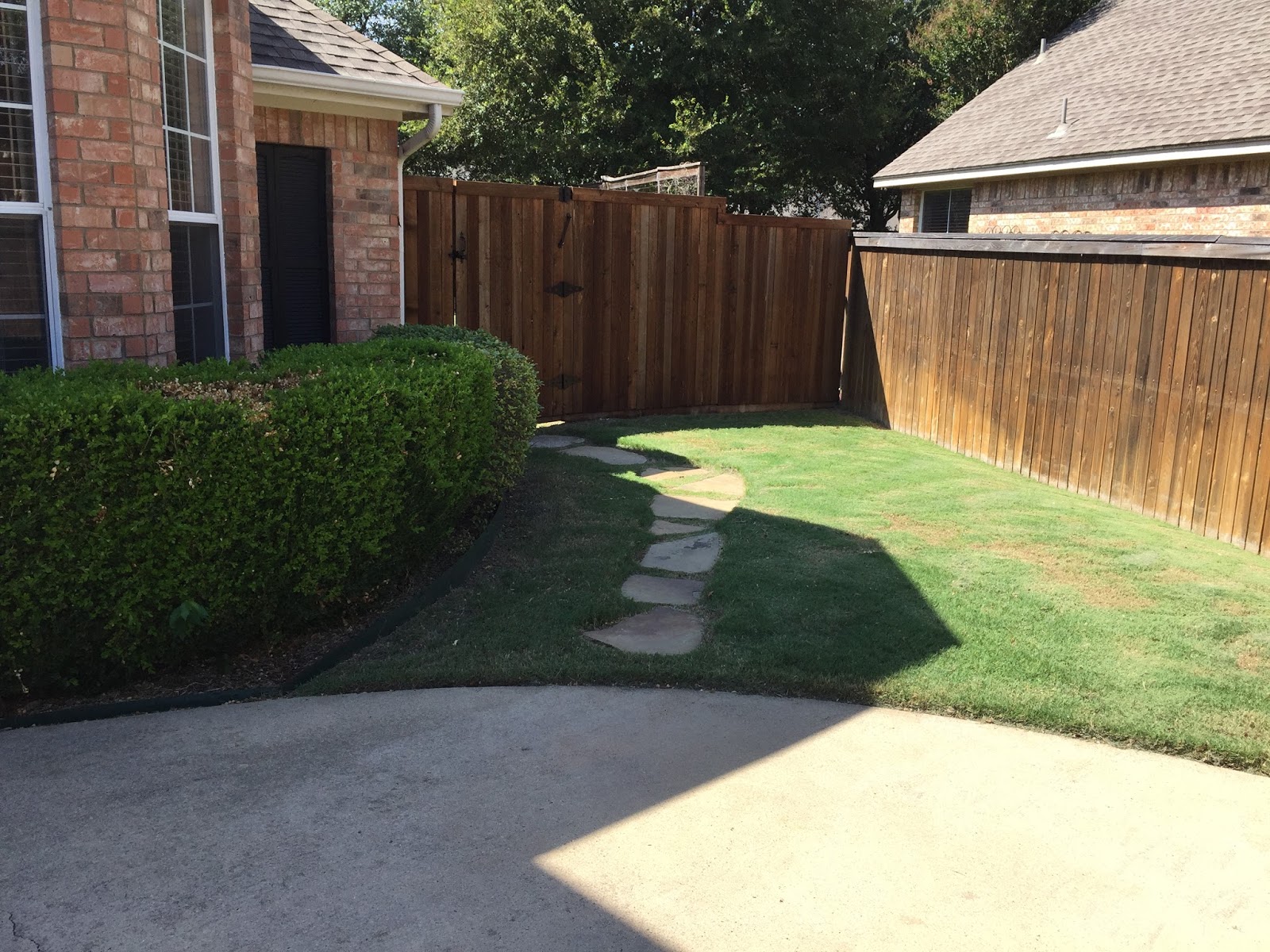 Can T Mow Between Fences Created Pachysandra Ground Cover Bed