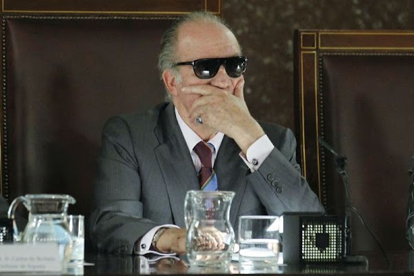 El Rey Opaco. El Rey Impune. El Rey Indigno El Rey Opaco. El Rey Impune. El Rey Indigno