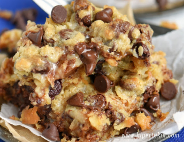 COCONUT TOFFEE CHOCOLATE CHIP COOKIE BARS