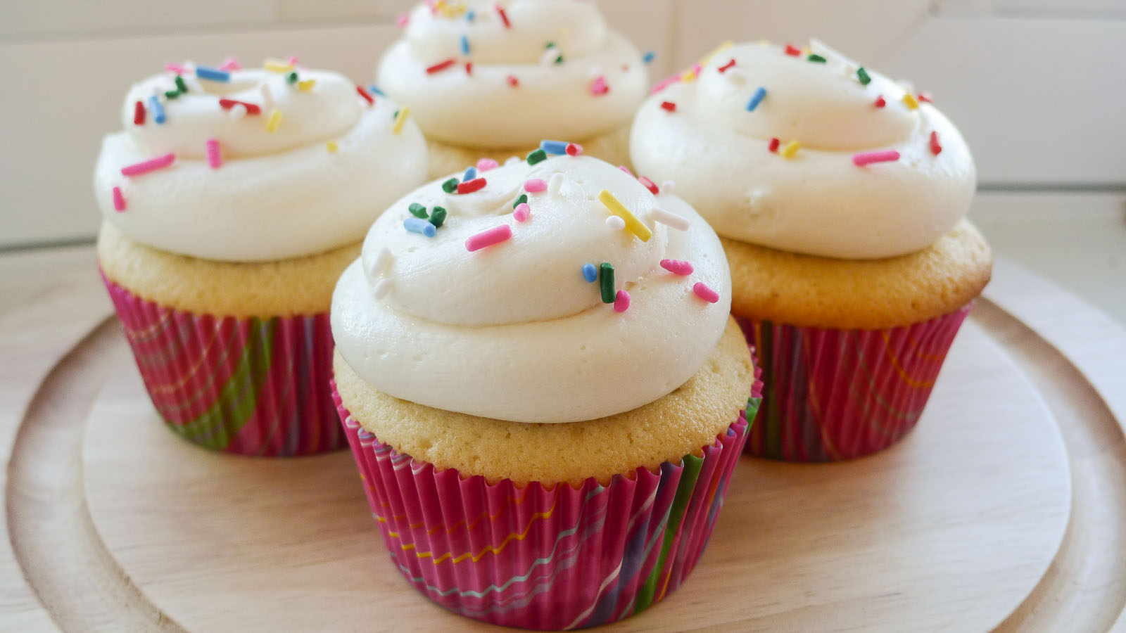 Simply Delicious : Classic Butter Cupcakes with whipped vanilla frosting