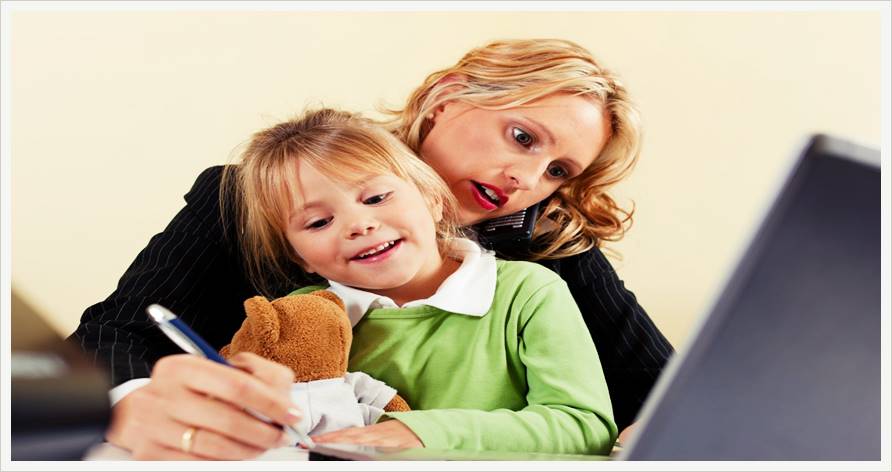 Ребенок или работа: сложный выбор молодой мамы Ребенок или работа: сложный выбор молодой мамы