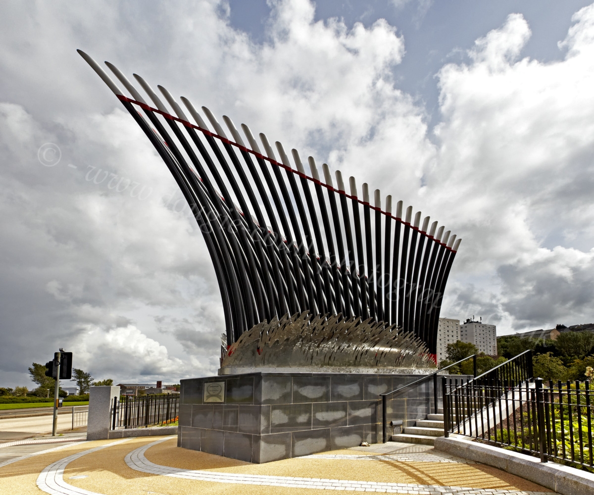 Dougie Coull Photography The sculpture 'Endeavour' Port Glasgow