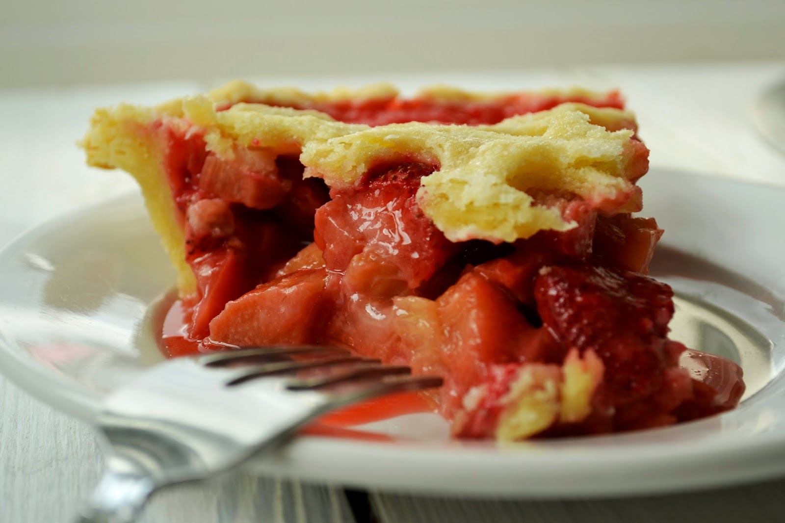 Strawberry rhubarb pie