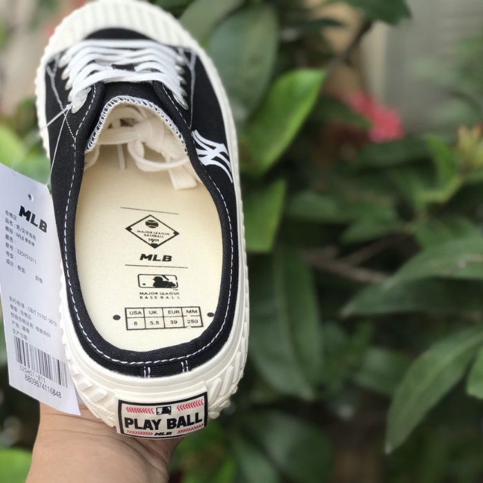Sản phẩm giày MLB PLAY ĐEN phong cách trẻ trung, năng động