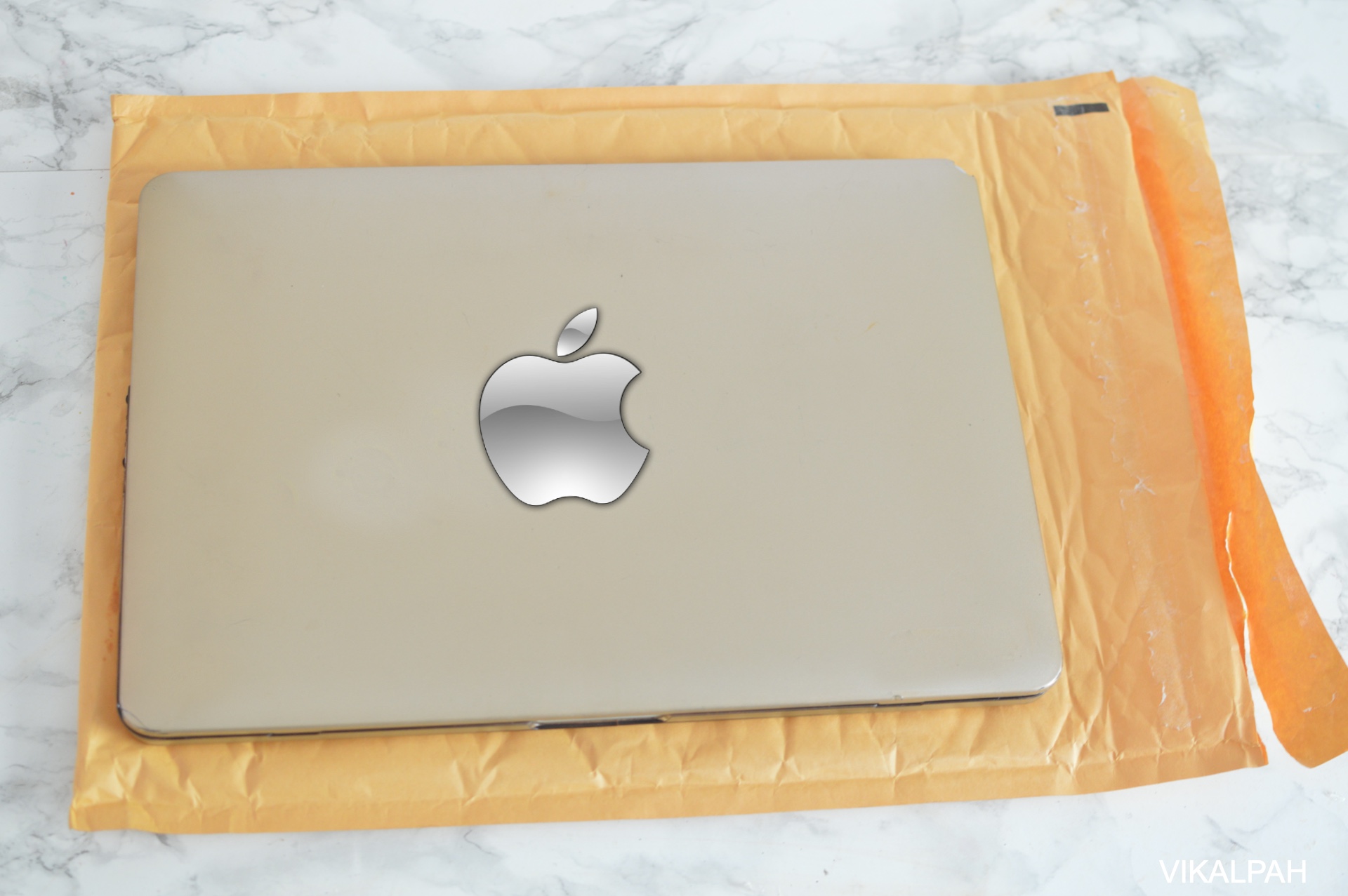Vikalpah How to make a laptop cover from Bubble mailer Bubble mailer