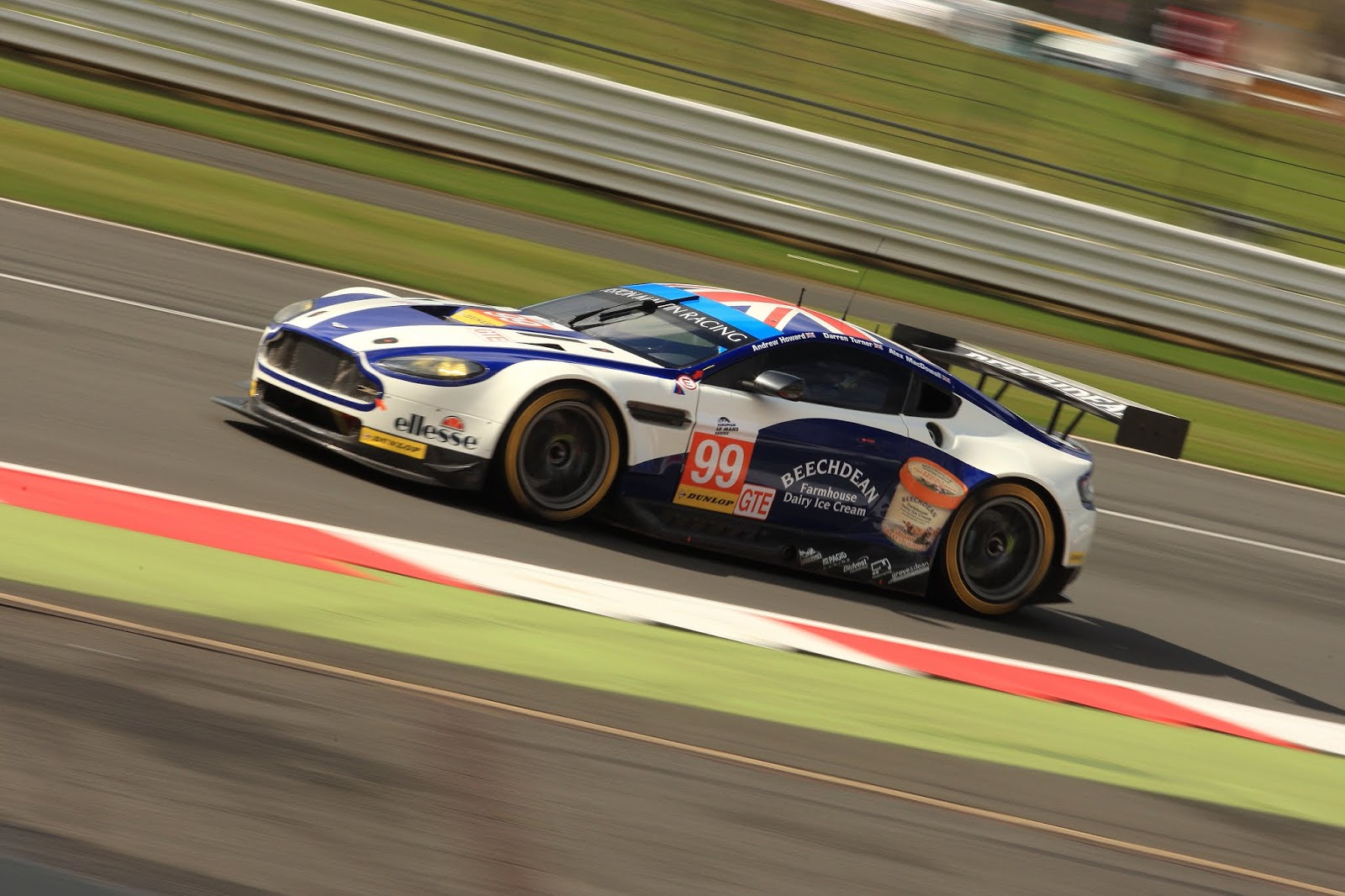 The Advantage Aston Martin Racing Community Site