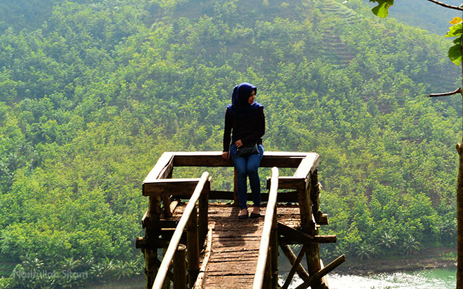 Pose lain para pengunjung di Bukit Panguk Kediwung