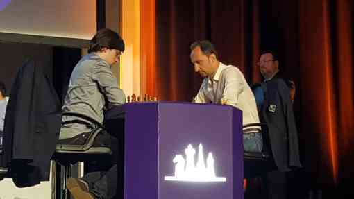 Les grands-maîtres Veselin Topalov et Maxime Vachier-Lagrave s'affrontent au Paris Grand Chess Tour 2016 - Photo © Chess & Strategy