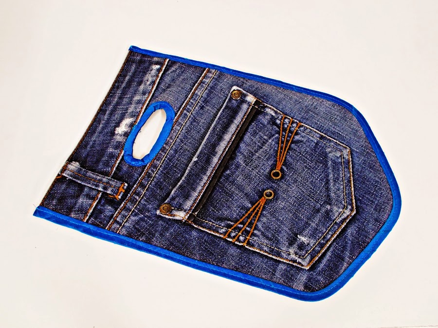 DIY-costura-reciclar-costumizar-vaquero-cargador-móvil-4