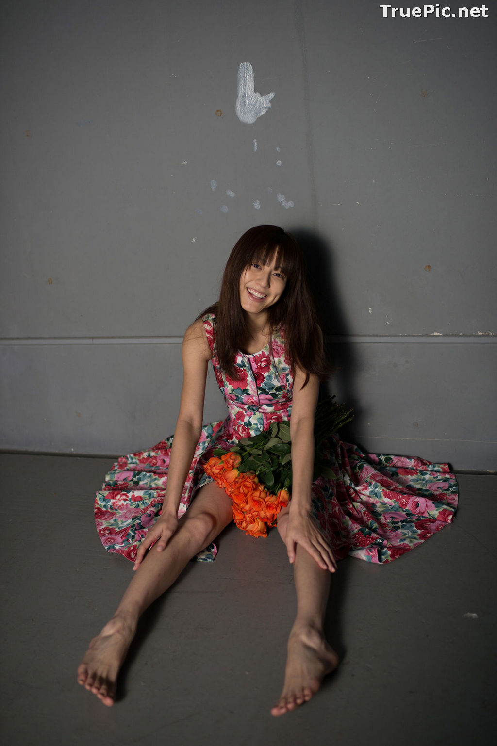 Image Japanese Model and Actress - Yumi Sugimoto - Yumi Mono Chrome - TruePic.net - Picture-24