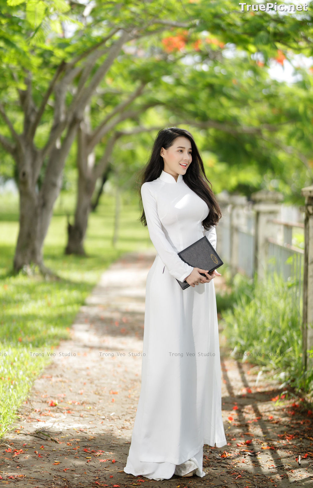 Image The Beauty of Vietnamese Girls with Traditional Dress (Ao Dai) #1 - TruePic.net - Picture-65