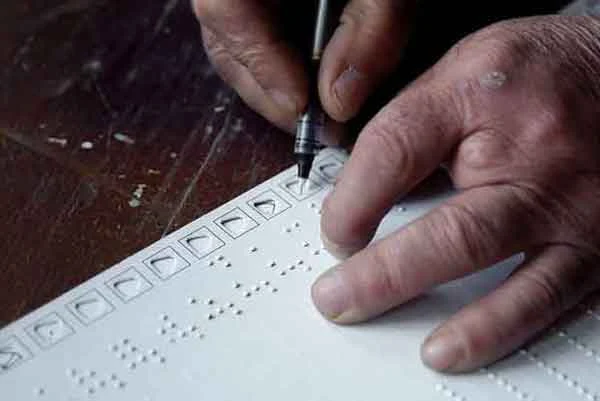 News, Kerala, State, Thiruvananthapuram, Election Commission, Assembly-Election-2021, Assembly Election, Trending, Technology, Business, Finance, Dummy ballot papers in Braille are set up at all polling stations