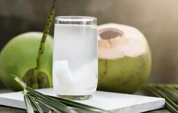 Manfaat Air Kelapa Manfaat Air Kelapa