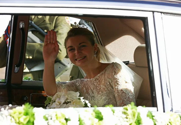 Princess Stephanie of Luxembourg and Prince Guillaume of Luxembourg kiss on the balcony of the Grand-Ducal Palace following the wedding ceremony of Prince Guillaume Of Luxembourg and Princess Stephanie of Luxembourg