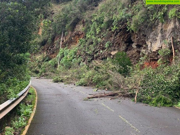 Arrancan los trabajos de emergencia en la carretera de Gallegoscon el saneamiento de los taludes