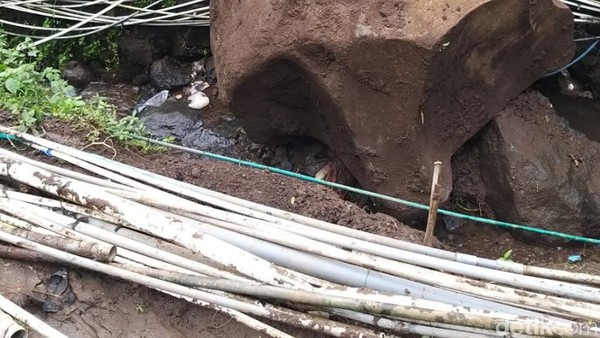 Batu Besar Jatuh dari Tebing 40 Meter di Pasuruan, Ini yang Terdampak Batu Besar Jatuh dari Tebing 40 Meter di Pasuruan, Ini yang Terdampak