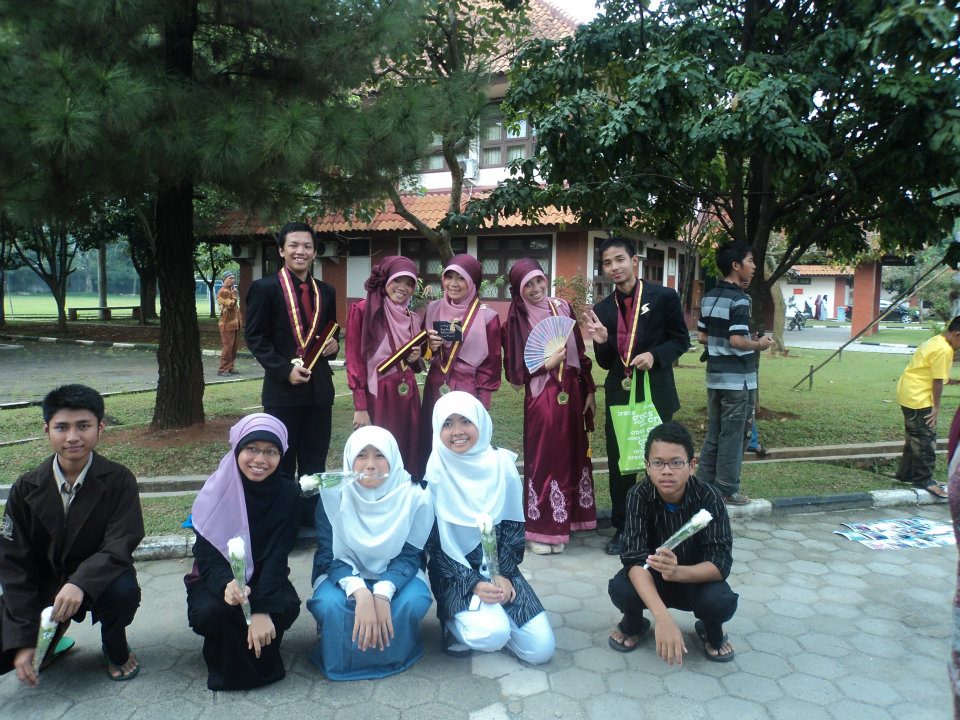 WISUDA MAN INSAN CENDEKIA SERPONG Makalah Copy4Paste