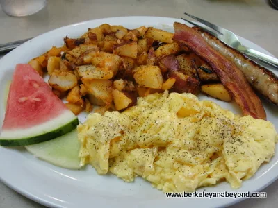 breakfast at Lakeshore Cafe in Oakland, CA