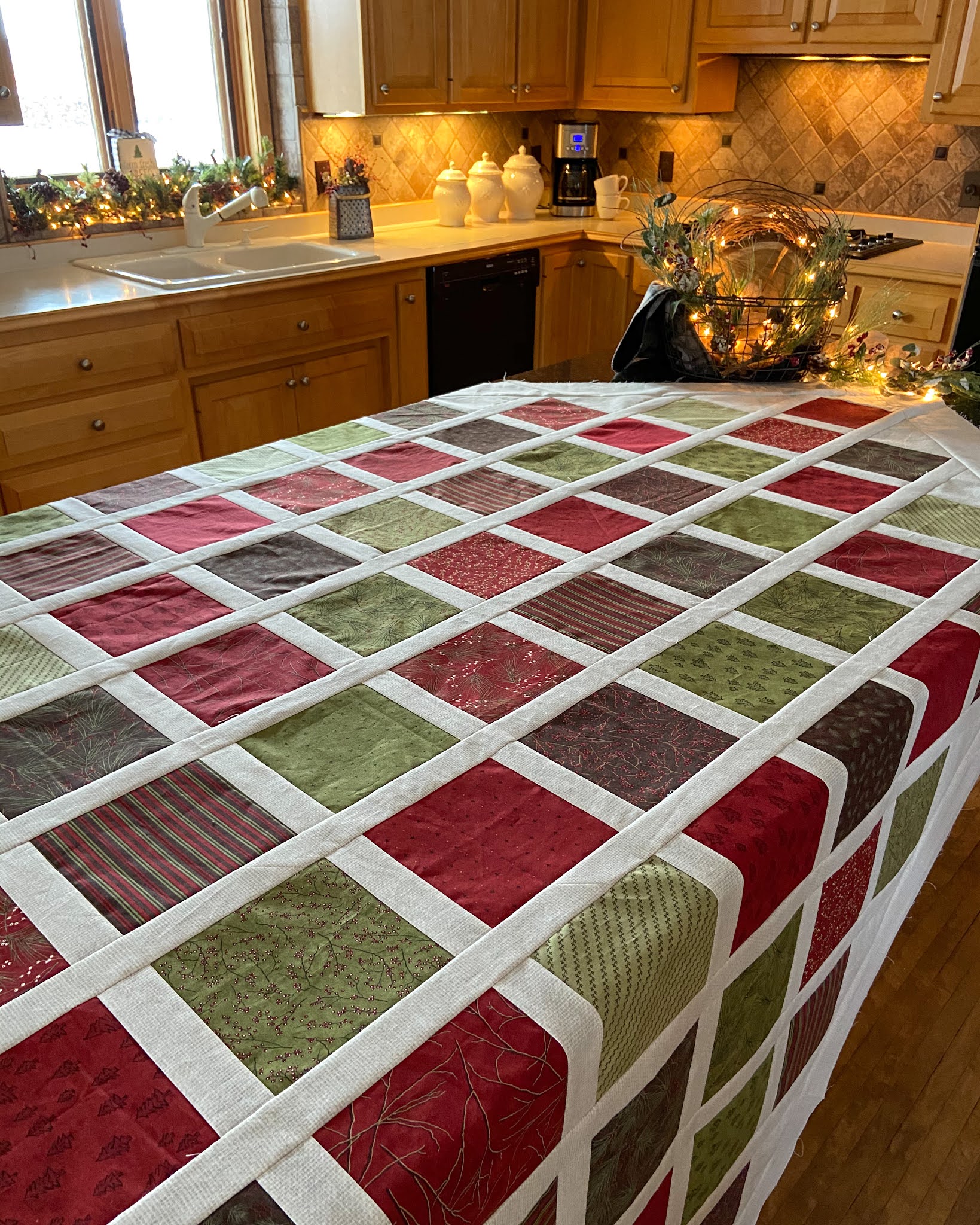 Carried Away Quilting Free tutorial Fat Quarter Lattice Quilt