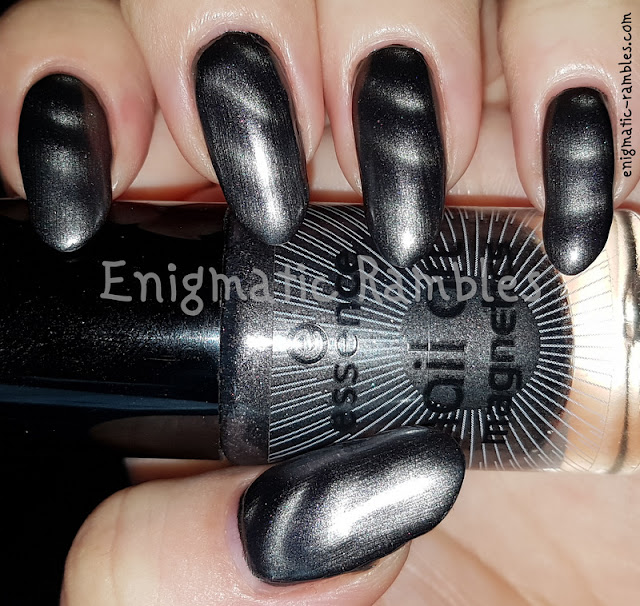 Swatch-Essence-Hex-Hex!-Magnetic