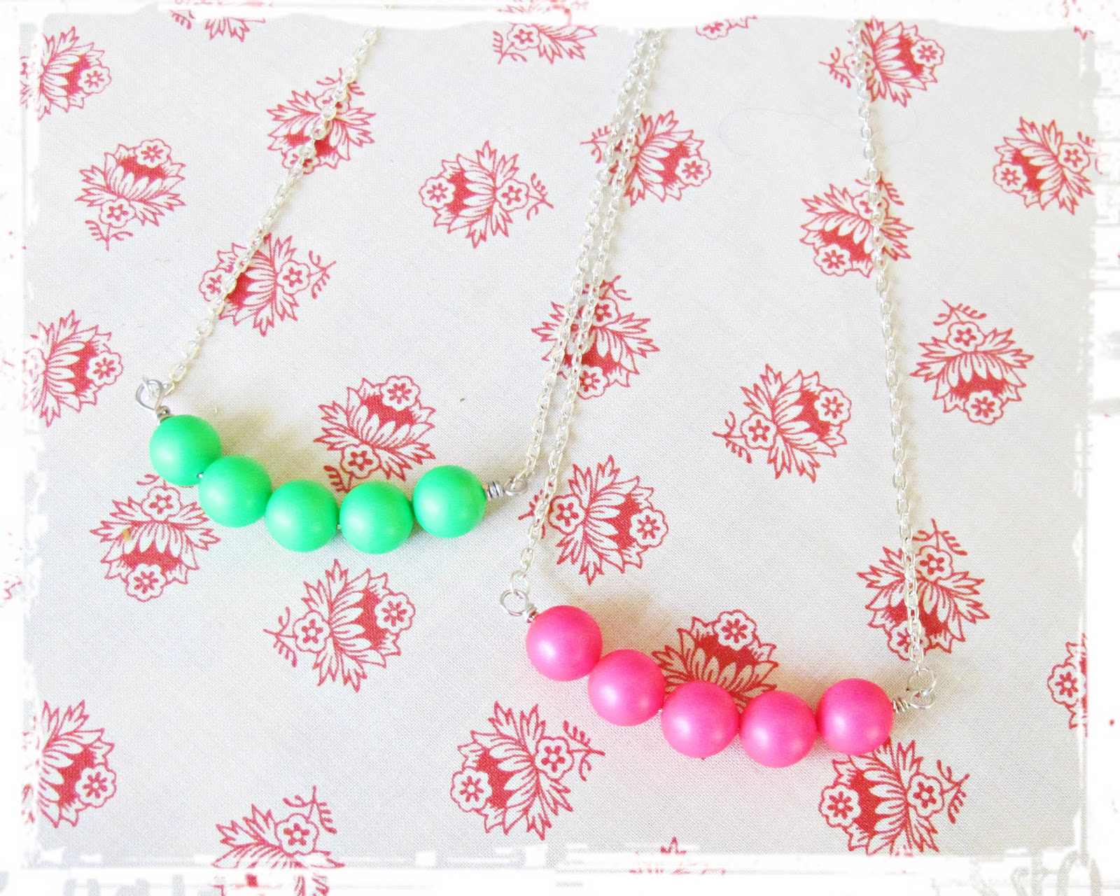 Two Cheeky Monkeys Funky Neon Necklace Tutorial