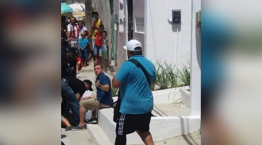 Mulher tenta suicídio na frente do apresentador Luciano Huck