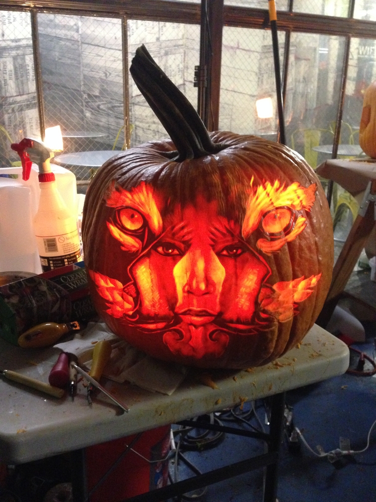 11-Eyes-Maniac-Pumpkin-Carvers-Introduce-Halloween-www-designstack-co