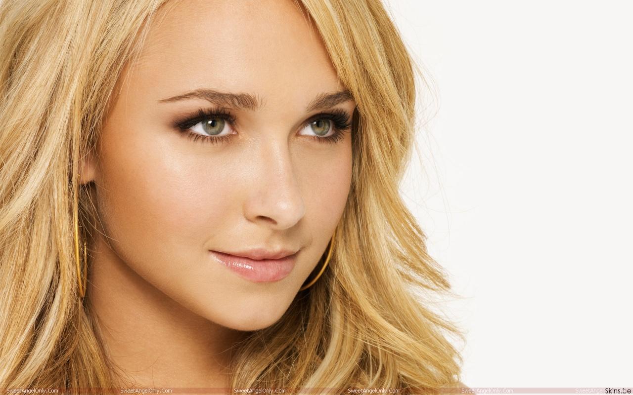 http://1.bp.blogspot.com/-NdJyR6myTEM/TXo6X5-RgpI/AAAAAAAABPw/7VPlFQa_lvg/s1600/hayden_panettiere_hot_wallpapers_43.jpg