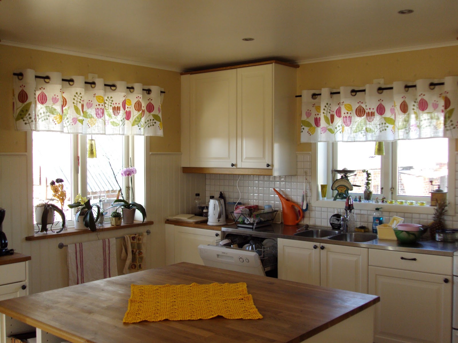 FÖRE & EFTER Nya gardiner i köket