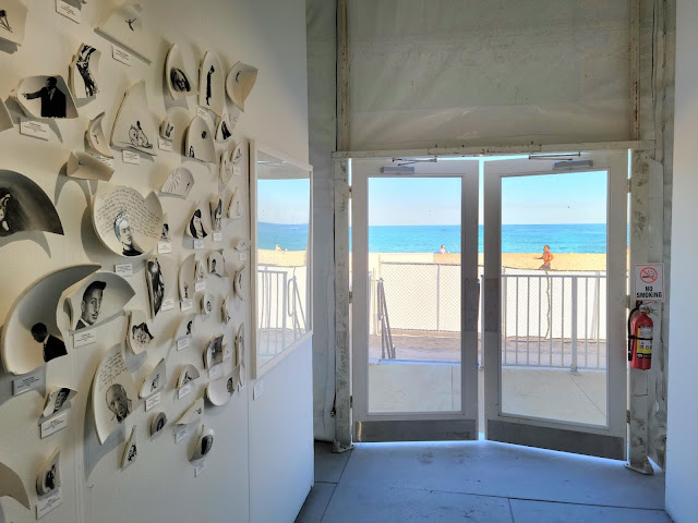 WGS Contemporary Bisque wall at SCOPE Art Miami Beach 2021 - view of the sea