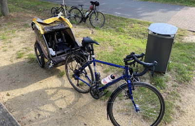 Fuji Touring mit Burley Cub