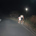 Ιωάννινα:Εγκληματικό  παιδιά να κάνουν ποδήλατο τη νύχτα ...σε δρόμο  καρμανιόλα ...