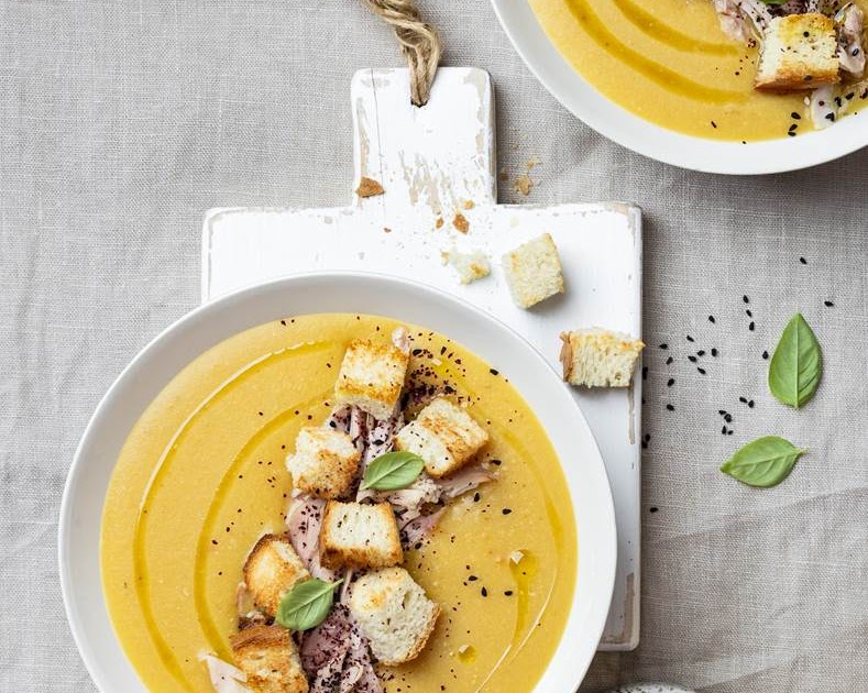 Zupa z czerwonej soczewicy z ziemniakami