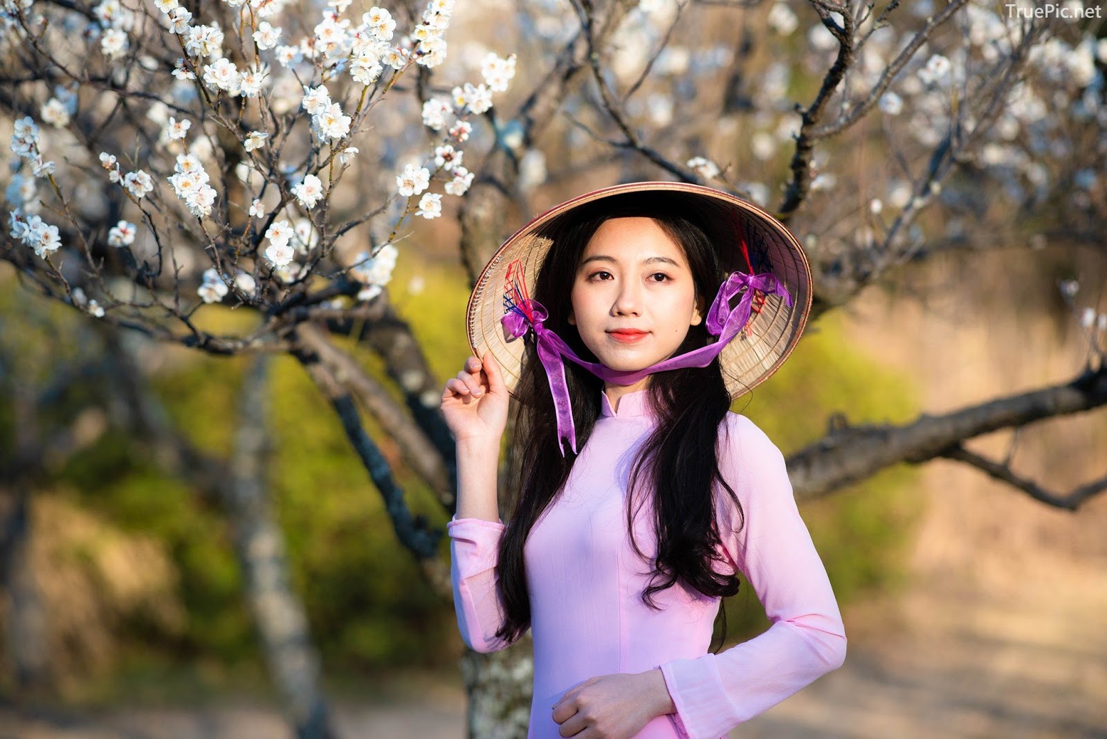 Dreamy purple of Ao Dai - Gentle and Soft of beautiful girls - Vietnamese traditional dress