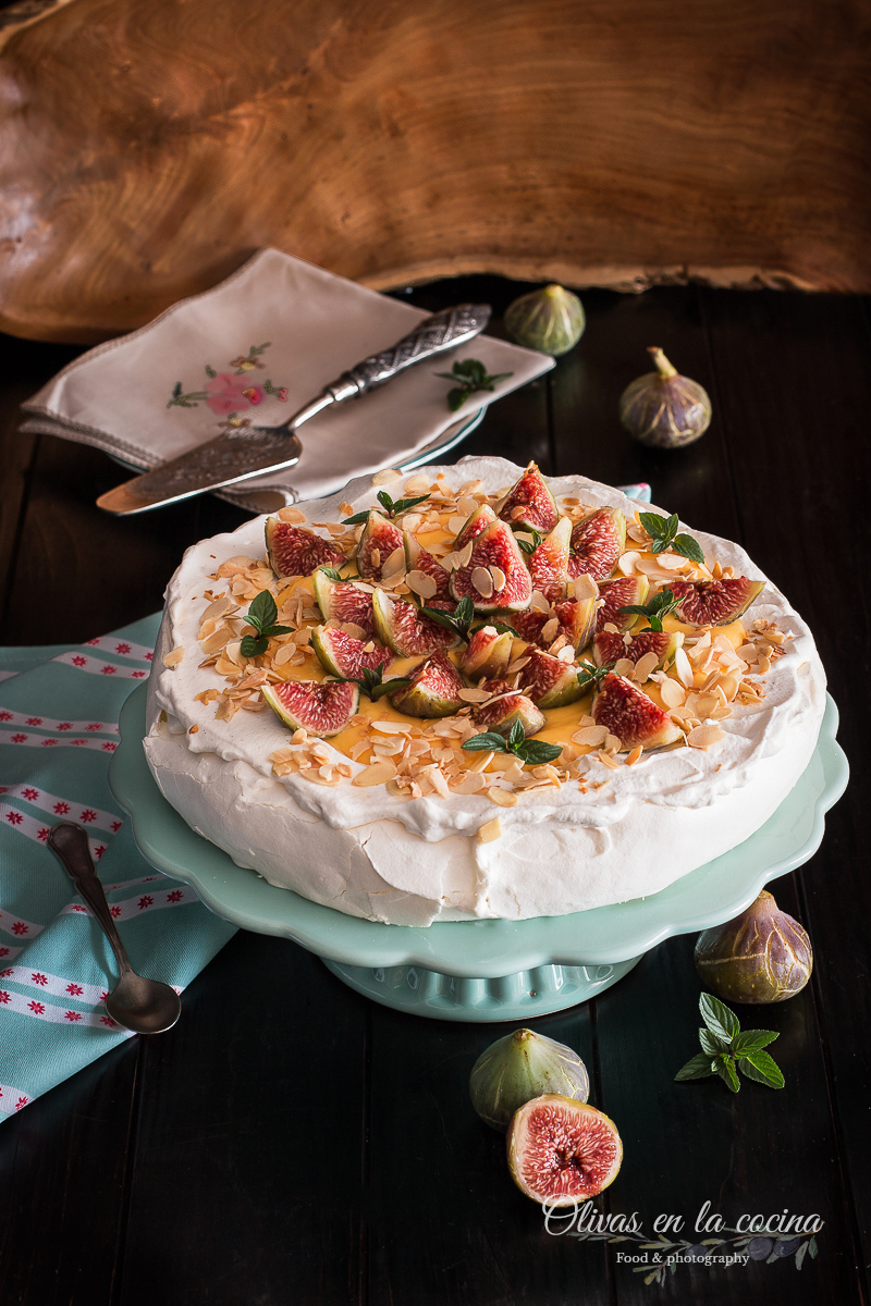 Pavlova con higos y crema de limón