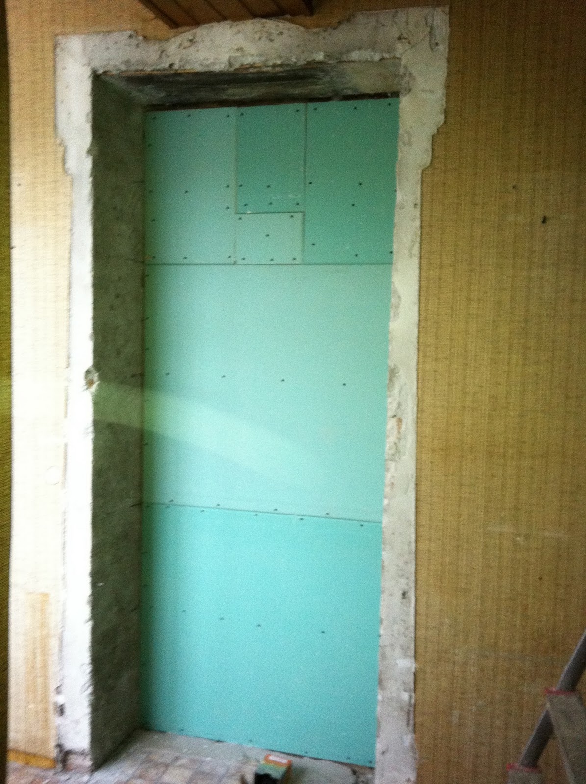 Wohnungsrenovierung: Alte Eingangstüre zu gemacht: