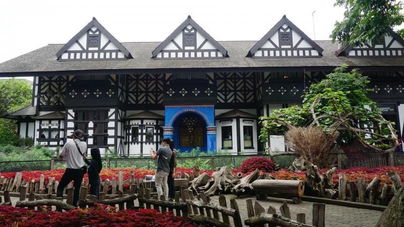 Rumah Hobbit di Bandung