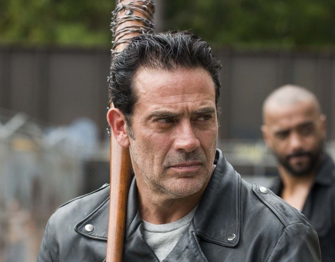 Люсиль ходячие мертвецы. Люсиль ходячие мертвецы. Бита нигана люсиль. Ходячие мертвецы ниган и люсиль. Бита люсиль ходячие мертвецы.