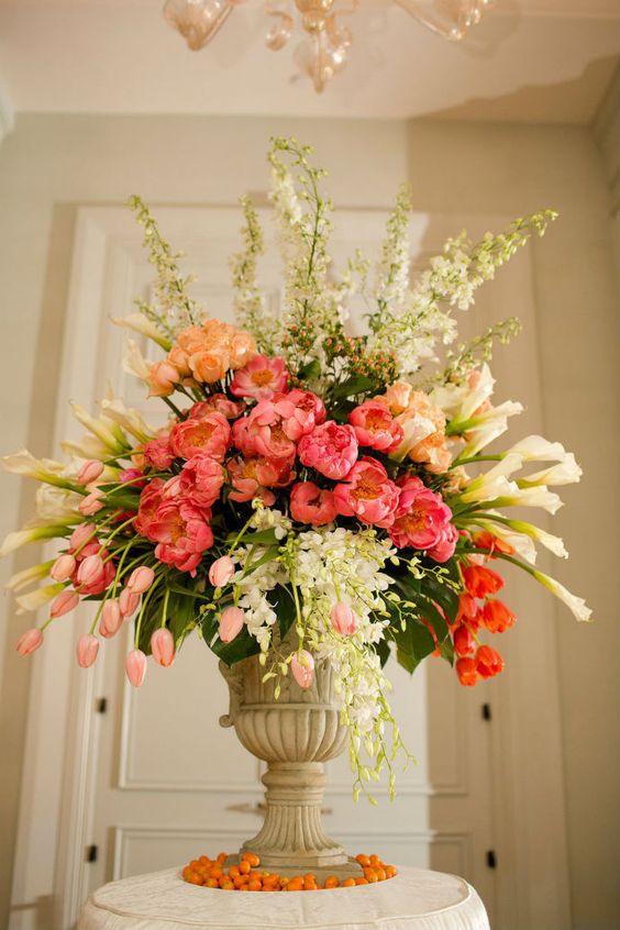 Best Methods of Flower Arrangements for a Wedding Wedding, Dresses