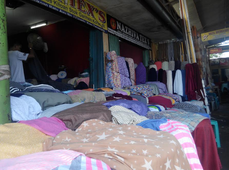 Jalan Jalan Ke Pasar Cipadu Pusatnya Kain Tekstil Alia Fathiyah