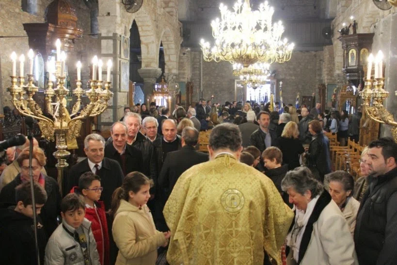 Χαλκίδα: Με ιδιαίτερη λαμπρότητα η εορτή των Τριών Ιεραρχών (ΦΩΤΟ)