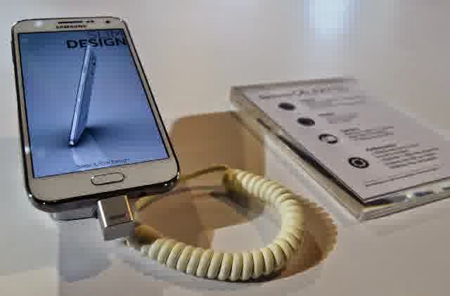 Harga dan Spesifikasi Samsung Galaxy E5