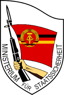 251px-Emblema_Stasi.svg.png