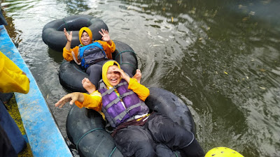 River Tubing di Kali Pucung, Karanganyar Outbond di Resto Kemuning, Ngargoyoso, Karanganyar