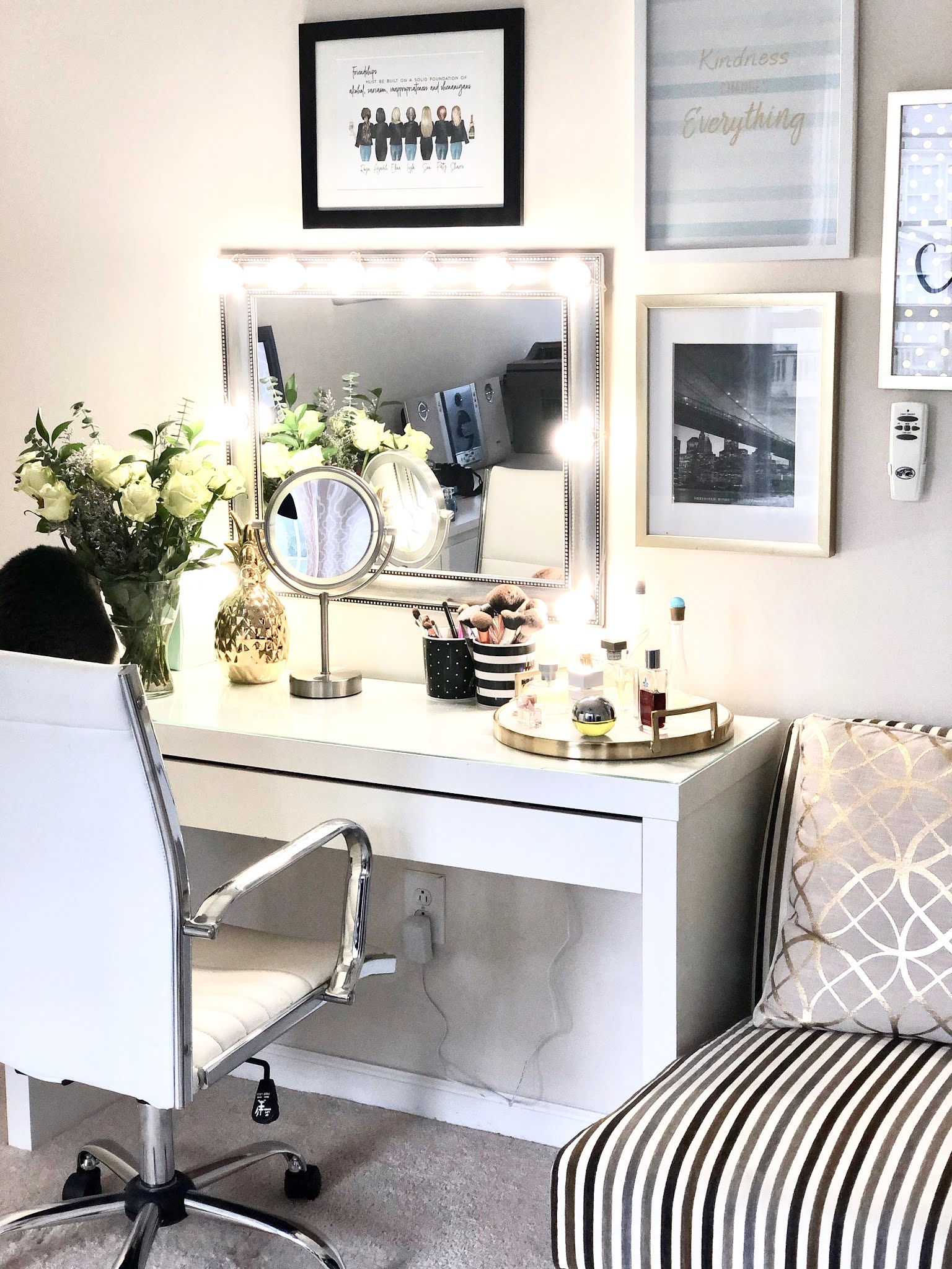 CHEAP & EASY DIY VANITY MIRROR! 💄💄💄