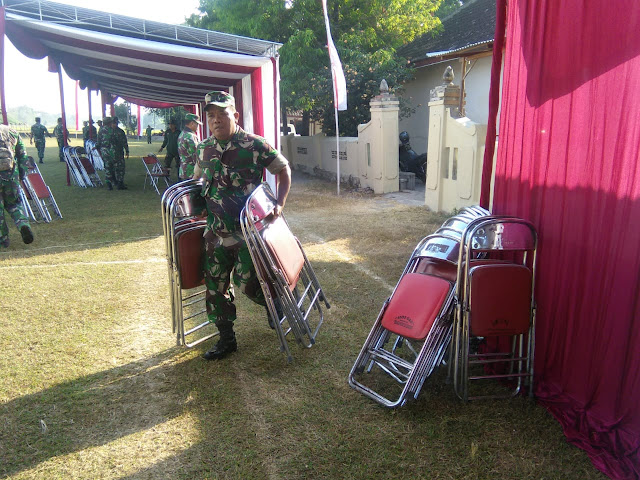 Perlengkapan Upacara TMMD Reg 105 Mulai Ditata Lapangan Tri Murti
